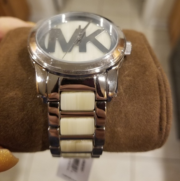 MK watch - Picture 2 of 5